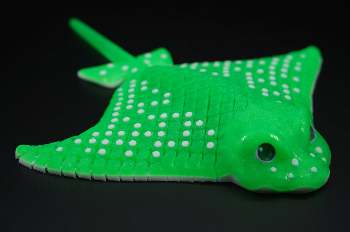 Spotted Ray – Articulated 3D Printed Stingray (9" × 8" × 1")