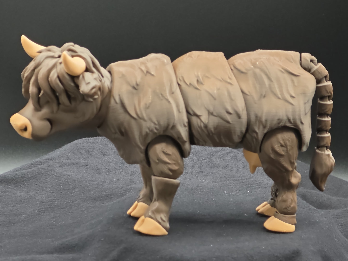 Articulated Highland Cow – 3D Printed Poseable Farm Animal (7.5” Long)