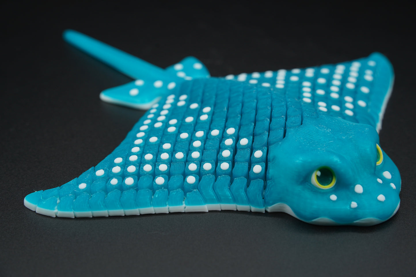 Spotted Ray – Articulated 3D Printed Stingray (9" × 8" × 1")