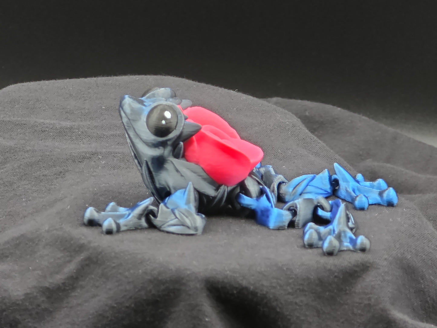 Mini Articulated Rose Frog – 3D Printed Poseable Frog (3” Long)